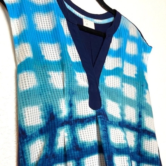 ANTHROPOLOGIE Postmark Blue Ombre Pleated Tank Top - Picture 3 of 5